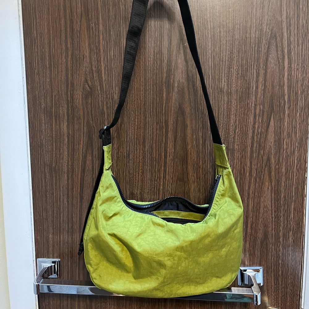Baggu AVOCADO Medium Crescent Bag